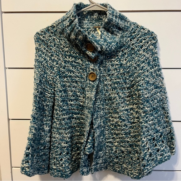 Free People Green & White Sweater Cardigan 3/4 Sleeves - Picture 2 of 7